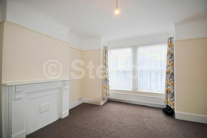 2 Bedroom Flat To Rent In Plashet Road, London, E13