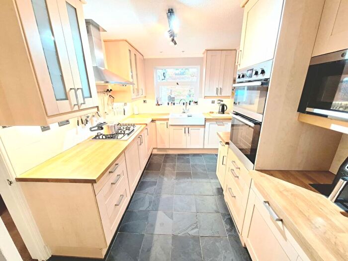 4 Bedroom Detached House For Sale In Amyas Close, Cardiff, CF11