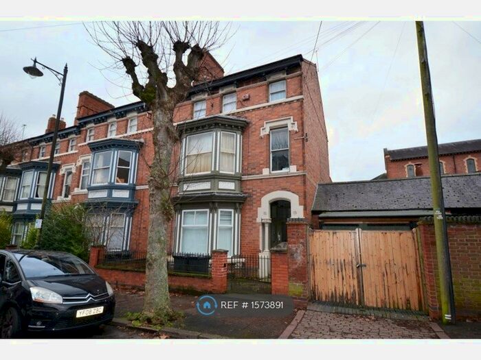 8 Bedroom Semi-Detached House To Rent In St. James Road, Leicester, LE2