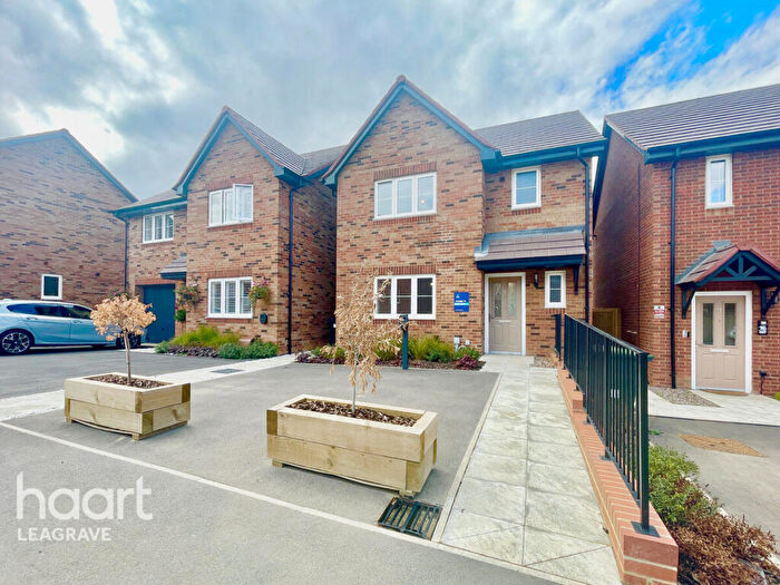 3 Bedroom Detached House For Sale In Glamis Croft, Harlington, LU5