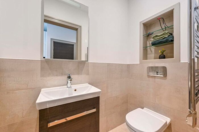 Studio To Rent In Zenith House, Harringay, London, N15