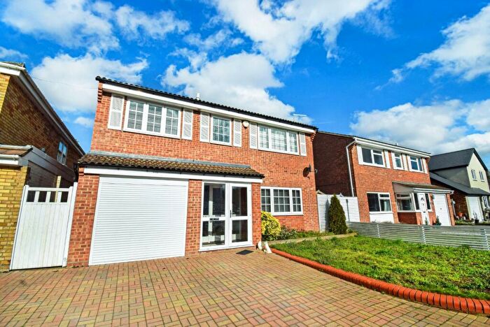 4 Bedroom Detached House For Sale In Long Drive, Burnham, Buckinghamshire, SL1