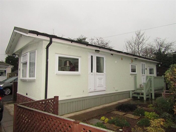 1 Bedroom Property For Sale In Langthorpe Park, Langthorpe, Boroughbridge, York, YO51
