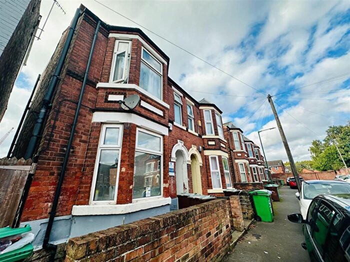 6 Bedroom House To Rent In Johnson Road, Nottingham, NG7