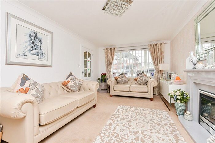 3 Bedroom Detached House For Sale In Petrel Close, Herne Bay, Kent, CT6