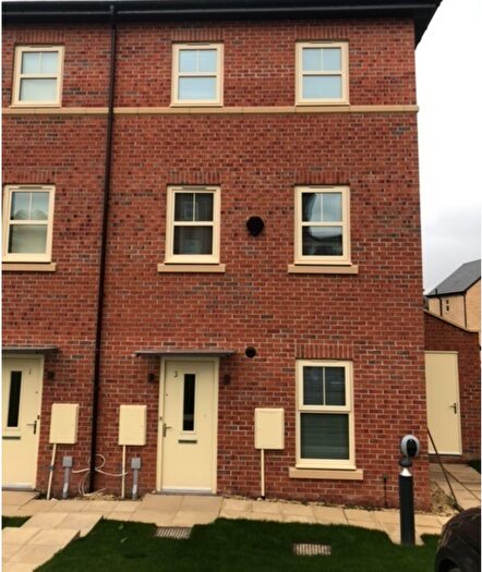 2 Bedroom Town House To Rent In Middleham Lane, Leeds, LS14