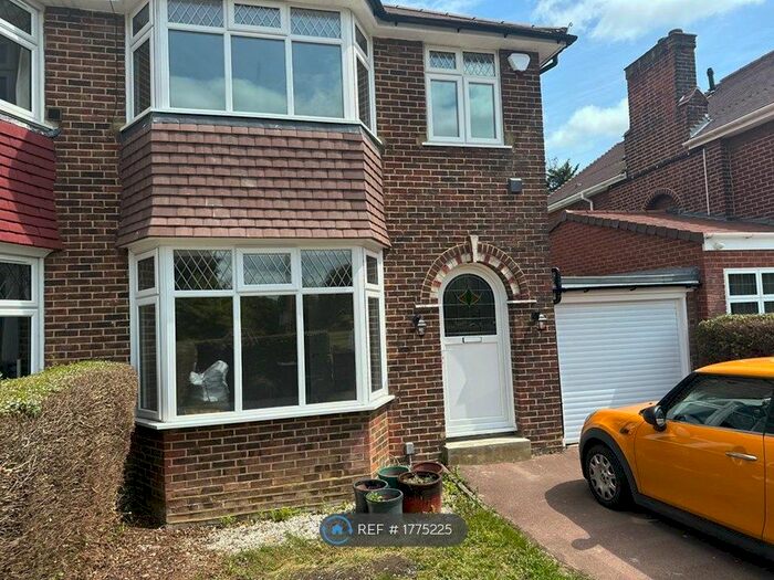 4 Bedroom Semi-Detached House To Rent In Firs Drive, Middlesex, TW5