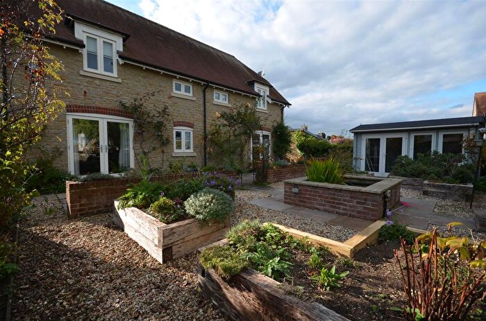 4 Bedroom Detached House For Sale In Station Road, Stalbridge, DT10