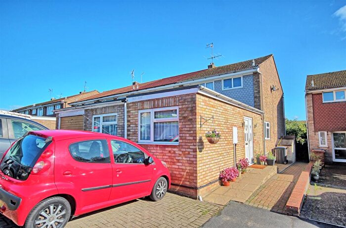 5 Bedroom End Of Terrace House For Sale In Hazeldell - Watton At Stone - Chain Free, SG14