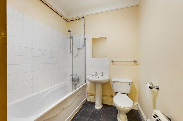 2 Bedroom Flat For Sale In East Hall, Lodge Road, IP26