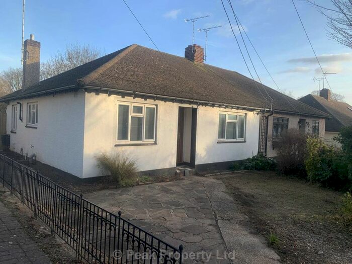 2 Bedroom Bungalow To Rent In Warren Chase, Thundersley Council Tax C, Epc-D, SS7