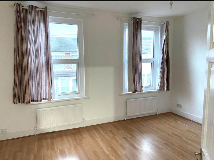 2 Bedroom Flat To Rent In Selsdon Road, London, E13