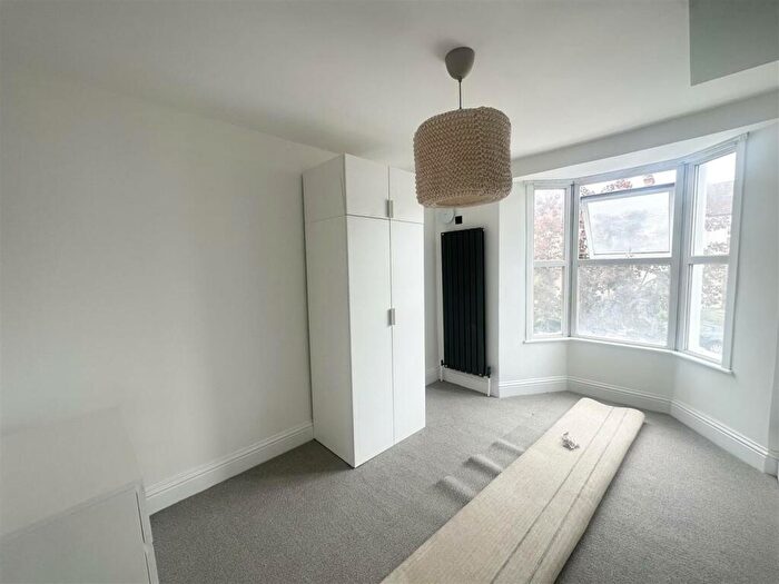 3 Bedroom Apartment To Rent In Colworth Road, Leytonstone, E11