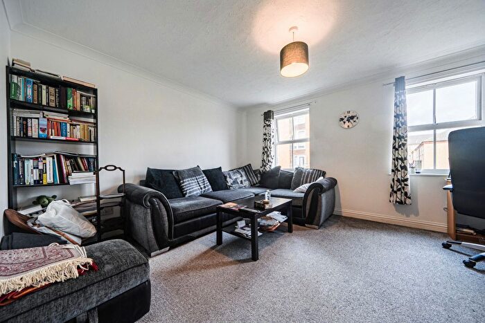 2 Bedroom Flat For Sale In Woods Road, Peckham, SE15