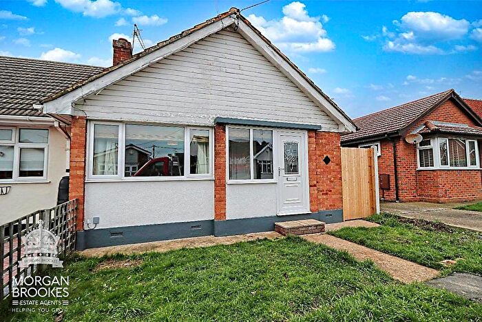 1 Bedroom Bungalow For Sale In Temptin Avenue, Canvey Island, SS8