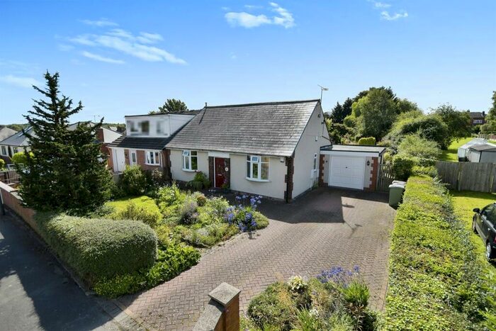 2 Bedroom Detached Bungalow For Sale In Westhill Lane, Grassmoor, Chesterfield, S42