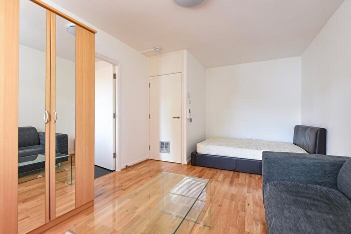 Studio To Rent In Baker Street, Marylebone, London, NW1