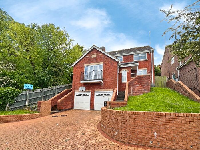 4 Bedroom Detached House For Sale In Greenvale Close, Burton-On-Trent, DE15