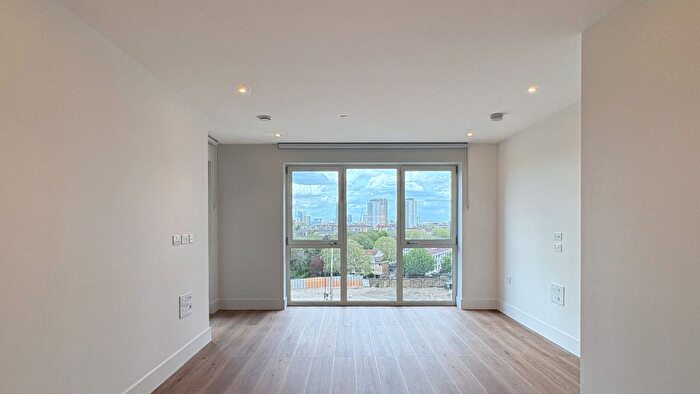 1 Bedroom Flat To Rent In Maple Mews, London, E3