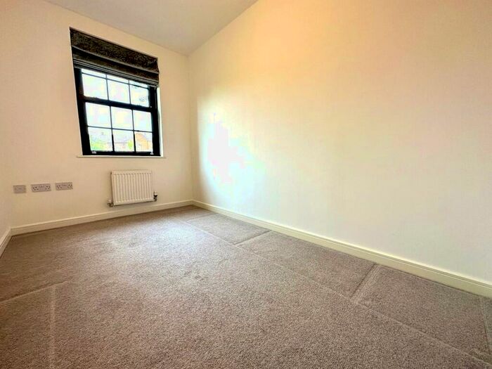 2 Bedroom Apartment To Rent In Badger Close, Brackley, NN13