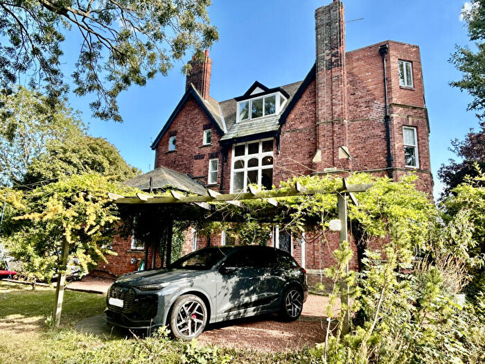 6 Bedroom Semi-Detached House For Sale In Sunderland Road, South Shields, NE34