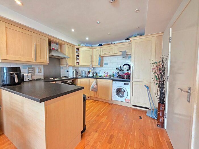 2 Bedroom Flat For Sale In The Avenue, Wembley, HA9