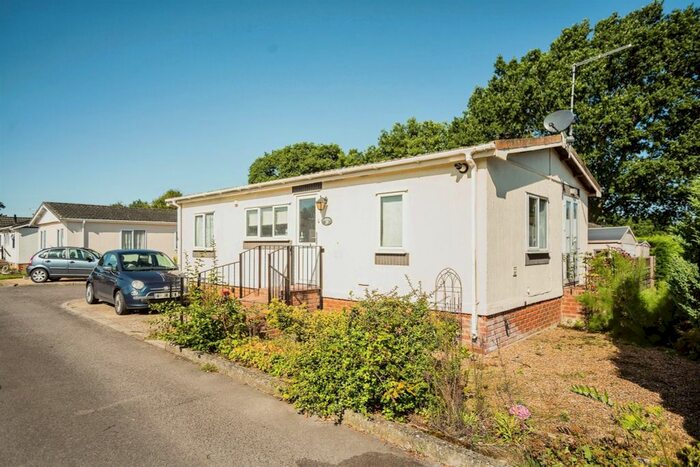 2 Bedroom Park Home For Sale In Shirkoak Park, Woodchurch, Ashford, TN26