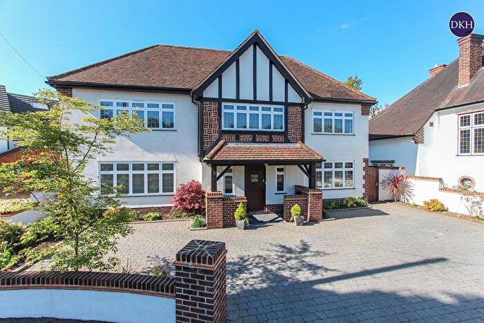 5 Bedroom Detached House To Rent In Garden Close, Watford, Hertfordshire, WD17