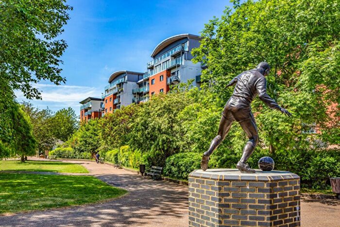 1 Bedroom Flat To Rent In Buckingham Road, London, E10