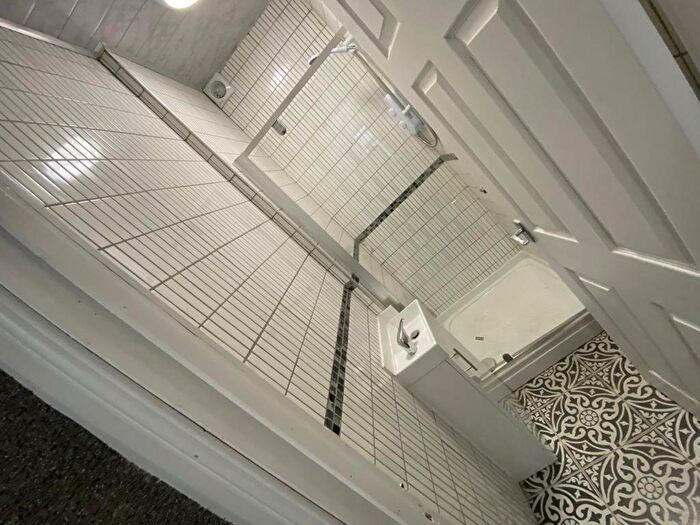 6 Bedroom Terraced House To Rent In Harold Terrace, Hyde Park, Leeds, LS6