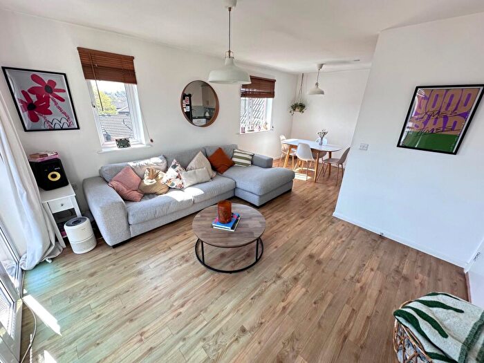 2 Bedroom Apartment To Rent In Barnsdale Close, Loughborough, LE11