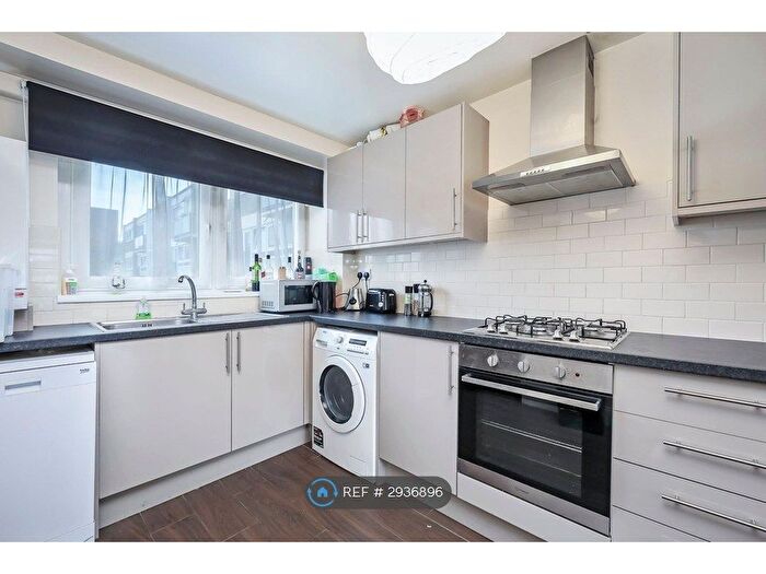 4 Bedroom Maisonette To Rent In Windermere House, London, E3
