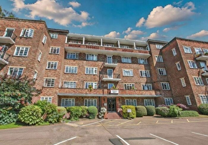 3 Bedroom Flat For Sale In Flat Thurlby Croft, And Garage, Mulberry Close, Hendon, London, NW4