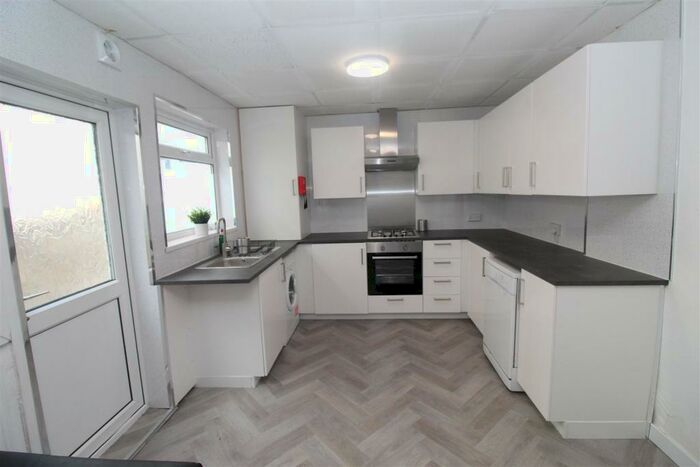 5 Bedroom House To Rent In Whitchurch Road, Cardiff, CF14