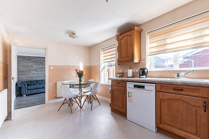 4 Bedroom Detached House For Sale In Mitchell Road, CV12