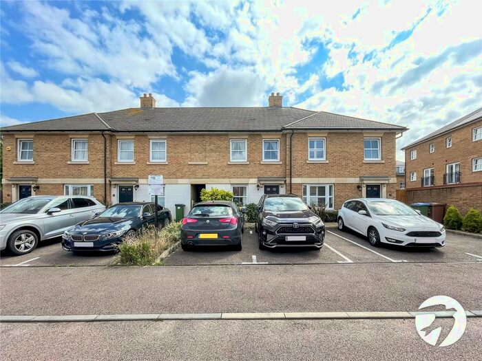 3 Bedroom Detached House To Rent In Chrome Road, Erith, DA8