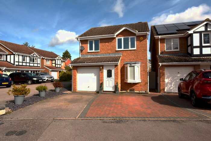 3 Bedroom Detached House To Rent In Osprey Close, Bicester, OX26