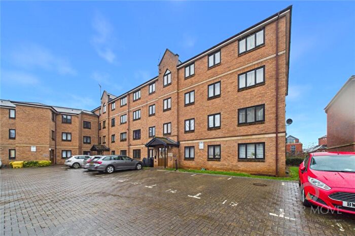 2 Bedroom Flat For Sale In Henry Bird Way, Northampton, Northamptonshire, NN4
