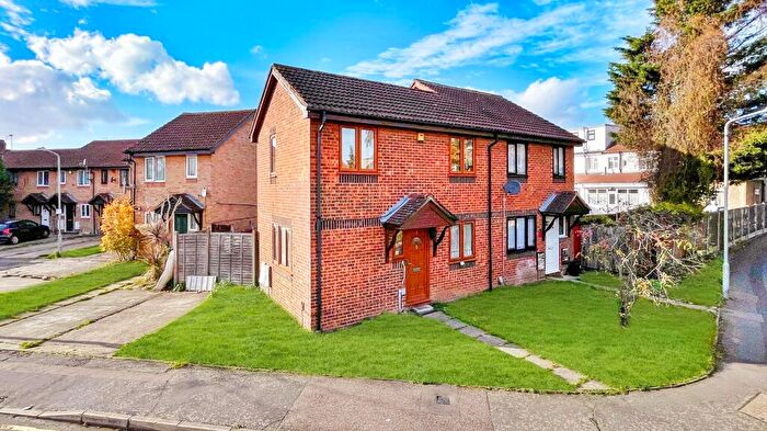 2 Bedroom End Of Terrace House For Sale In Pittman Gardens, Ilford, IG1