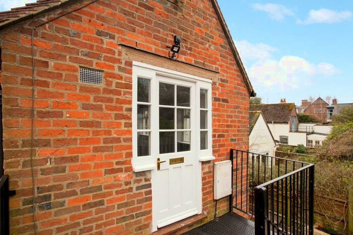 Studio To Rent In High Street, Marlborough, SN8