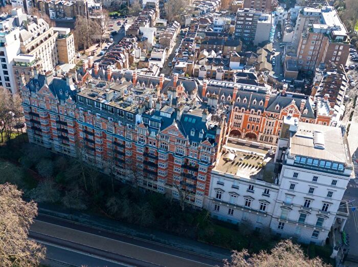 6 Bedroom Flat To Rent In London, SW1X