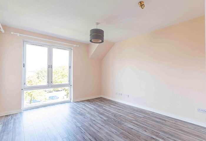 2 Bedroom Flat To Rent In Rose Lane, South Queensferry, EH30