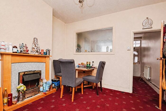 3 Bedroom Terraced House For Sale In Mary Road, Handsworth, Birmingham, B21 - Photo 7