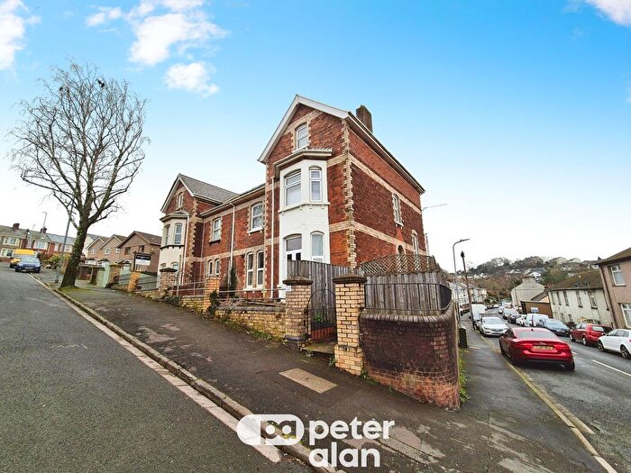 4 Bedroom Maisonette To Rent In Victoria Avenue, Newport, NP19