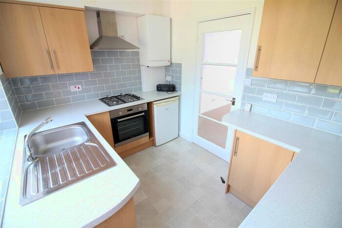 2 Bedroom Flat To Rent In Pole Hill Road, Hillingdon, Uxbridge, UB10