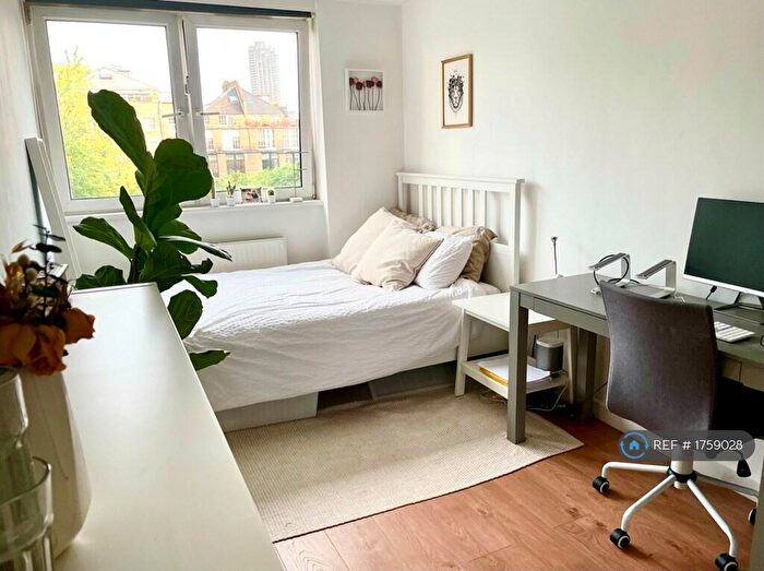 3 Bedroom Flat To Rent In Radnor Street, London, EC1V