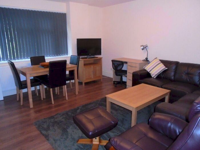 1 Bedroom Flat To Rent In Flat, Bristol Road, B29