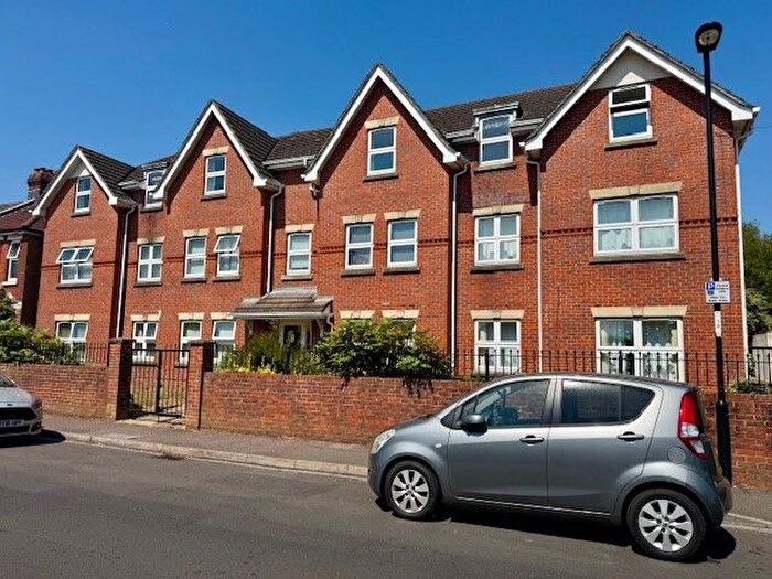 2 Bedroom Property To Rent In Bellemoor Road, Southampton, SO15