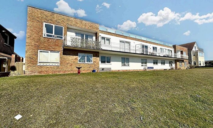 1 Bedroom House For Sale In South Coast Road, Peacehaven, BN10