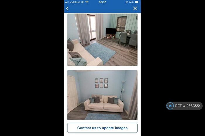 2 Bedroom Flat To Rent In The Clicketts, Tenby, SA70